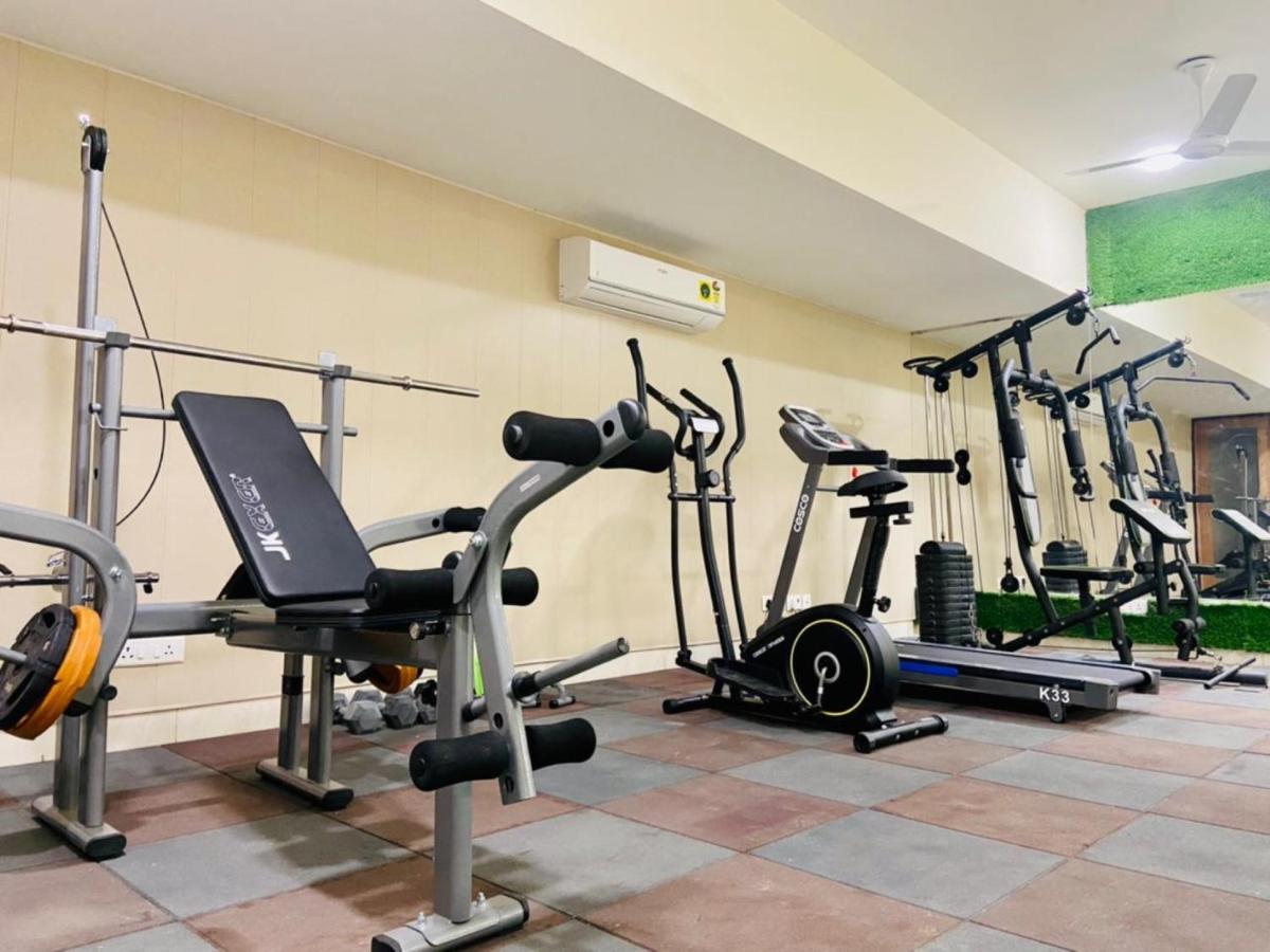 Olive Service Apartments - Golf Course Road Ґурґаон Екстер'єр фото